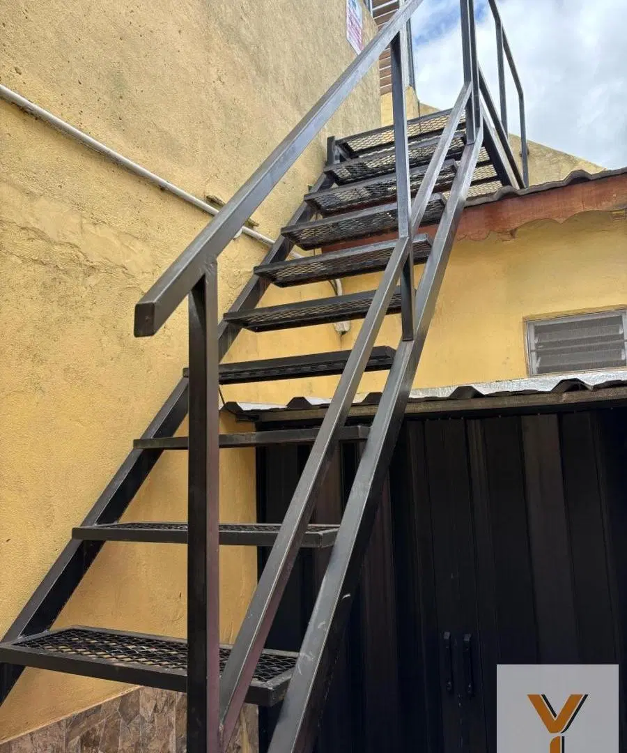 Casa en venta - 3 Dormitorios 2 Baños - 100Mts2 - Sarandí 5