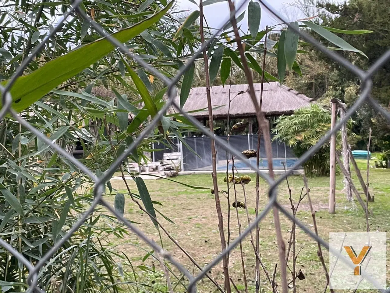 Casa en venta - 2 Dormitorios 1 Baño - Cochera - 1.750Mts2 - Coronel Brandsen 2