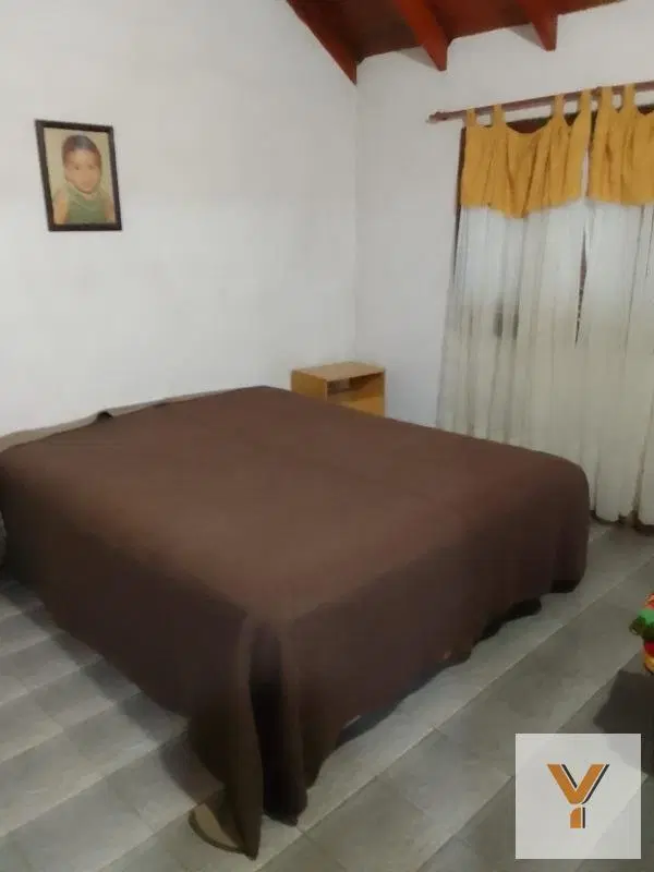 Casa en venta - 4 dormitorios 2 baños - patio y quincho - 315mts2 - Santa Teresita 4