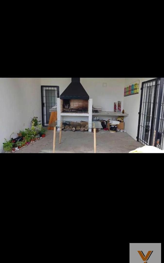 Foto de Casa en Venta - 2 Dormitorios 1 Baño - 370mts - La Plata- Los Hornos., imagen 4