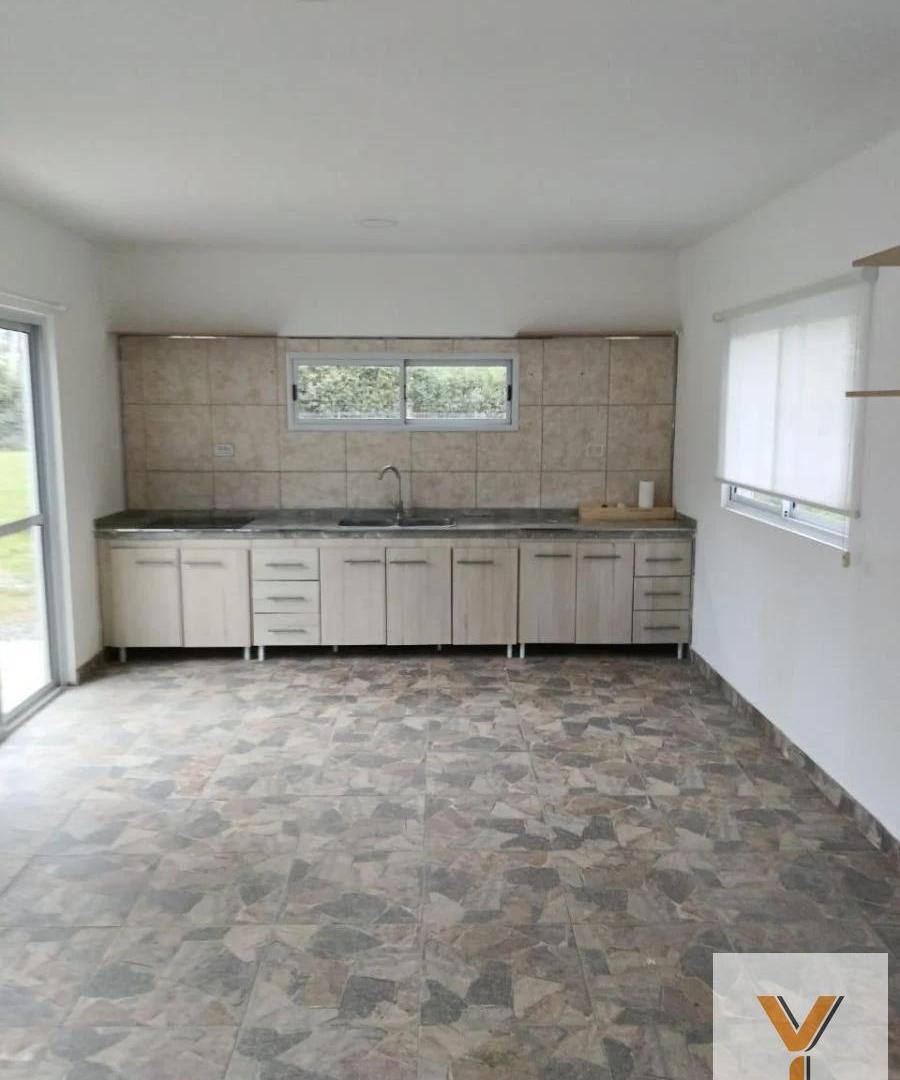 Foto de Casa en Venta - 3 Dormitorios 2 Baños - 900mts - La Cándida, imagen 3