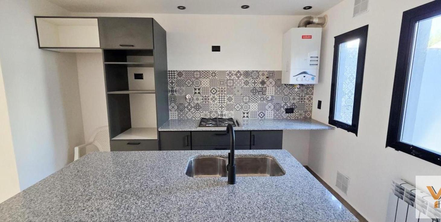 Foto de Departamento en Venta - 2 Dormitorios 1 Baño - 170mts - Mar Del Plata, imagen 3