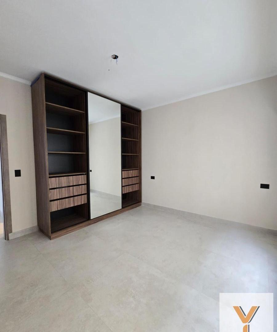 Foto de Casa en Venta - 3 Dormitorios 2 Baños - 172mts - Mar Del Plata, imagen 2