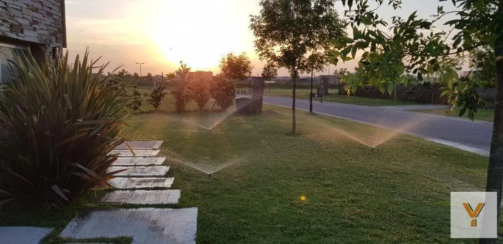 Casa en venta - 4 Dormitorios  4 Baños 2 Cocheras - 860Mts2 - Escobar 2