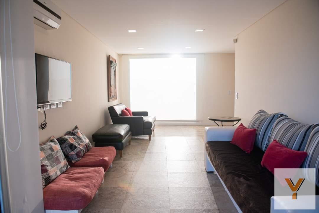 Foto de Casa en venta - 5 Dormitorios 7 Baños - Carilo, imagen 4