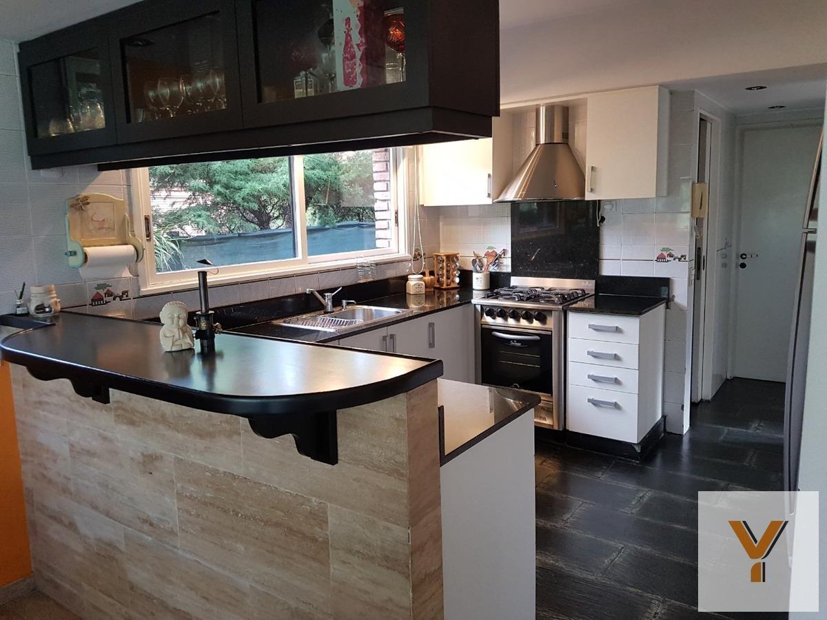 Foto de Casa en venta - 5 Dormitorios 5 Baños - Cochera - 420Mts2 - Canning, imagen 1