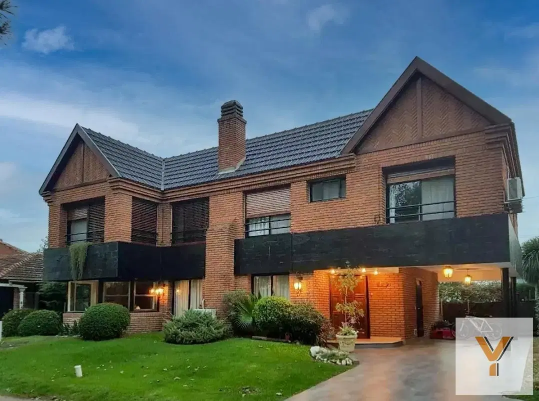 Casa en venta - 5 Dormitorios 5 Baños - Cochera - 420Mts2 - Canning 2