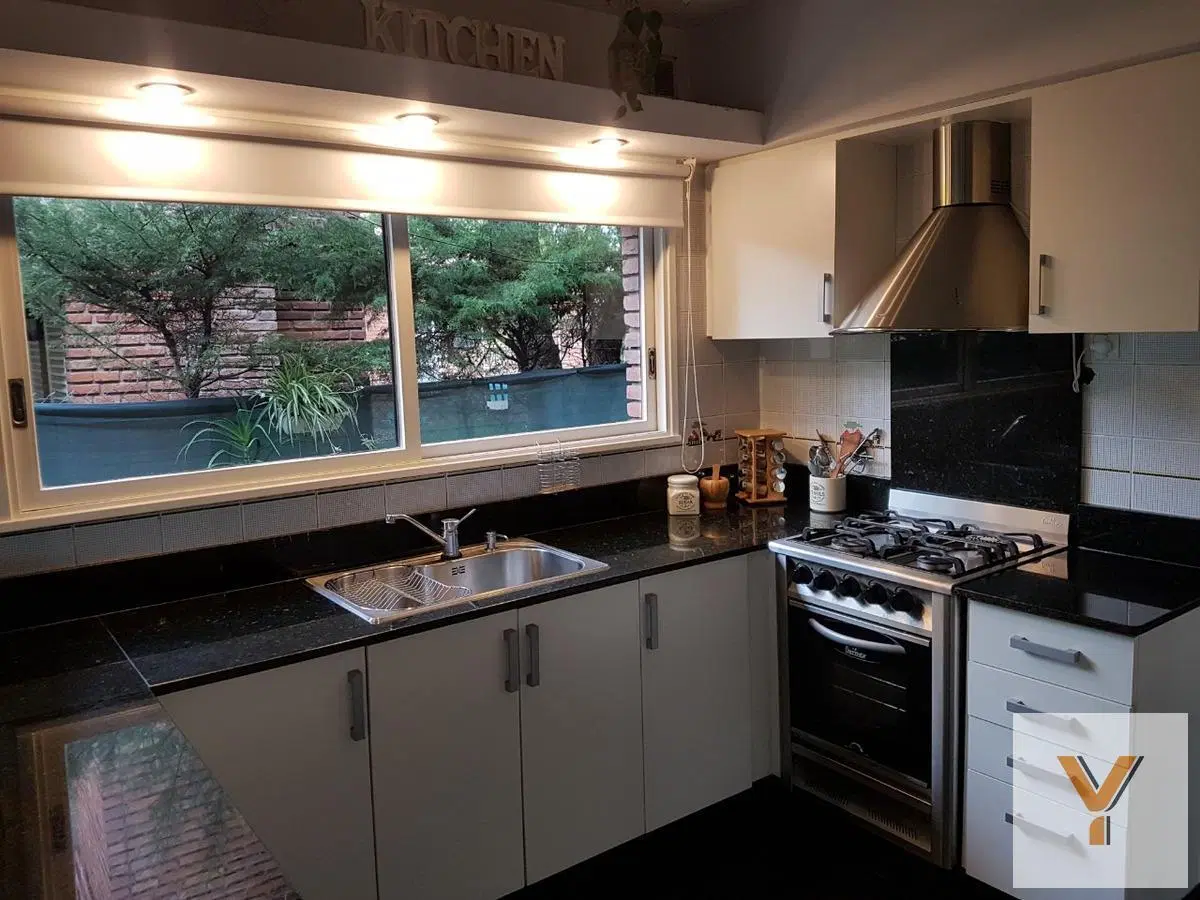 Casa en venta - 5 Dormitorios 5 Baños - Cochera - 420Mts2 - Canning 8