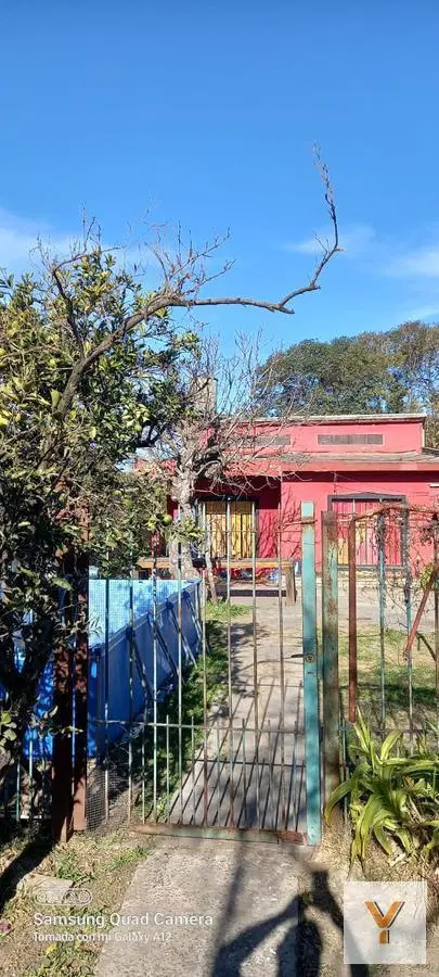 Casa en venta - 3 dormitorios 2 baños - 200mts2 - Longchamps 2
