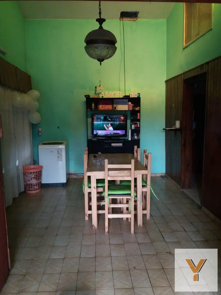 Casa en venta - 3 dormitorios 2 baños - 200mts2 - Longchamps 4