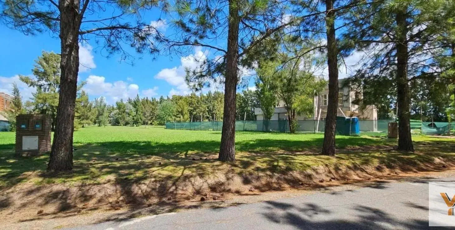 Terreno en venta - 1.375mts2 - Club Miralagos 5