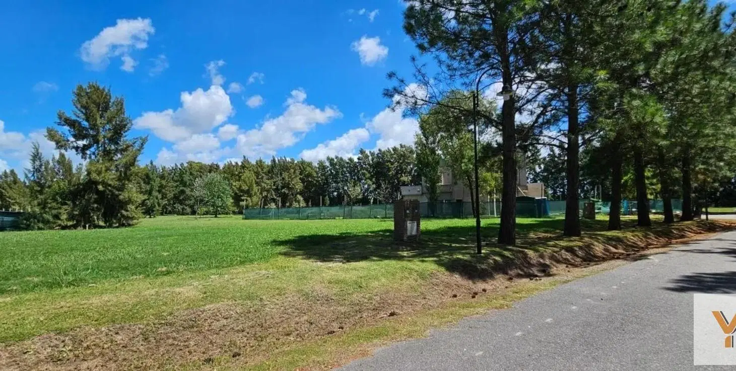 Terreno en venta - 1.375mts2 - Club Miralagos 2