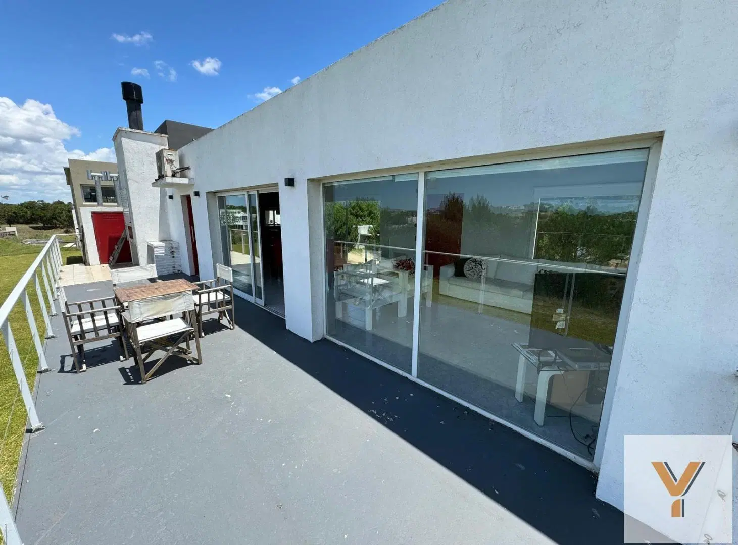 Casa en venta - 3 dormitorios 3 baños - 1.1000mts2 - Cochera - Costa Esmeralda, Pinamar 2