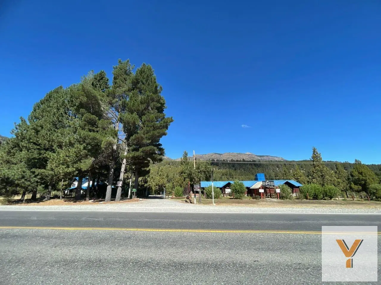 Casa en venta - 4 Dormitorios 3 Baños - Cochera - 21.788Mts2 - El Bolsón, Río Negro 3