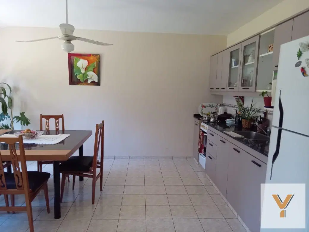Finca en venta - 4 Dormitorios 2 Baños - Mendoza 2