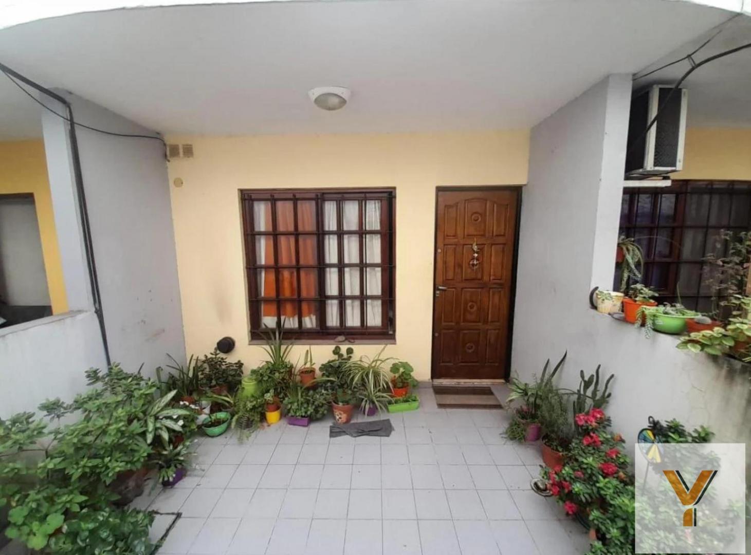 Foto de PH en venta - 1 Dormitorio 1 Baño - General San Martín, imagen 1