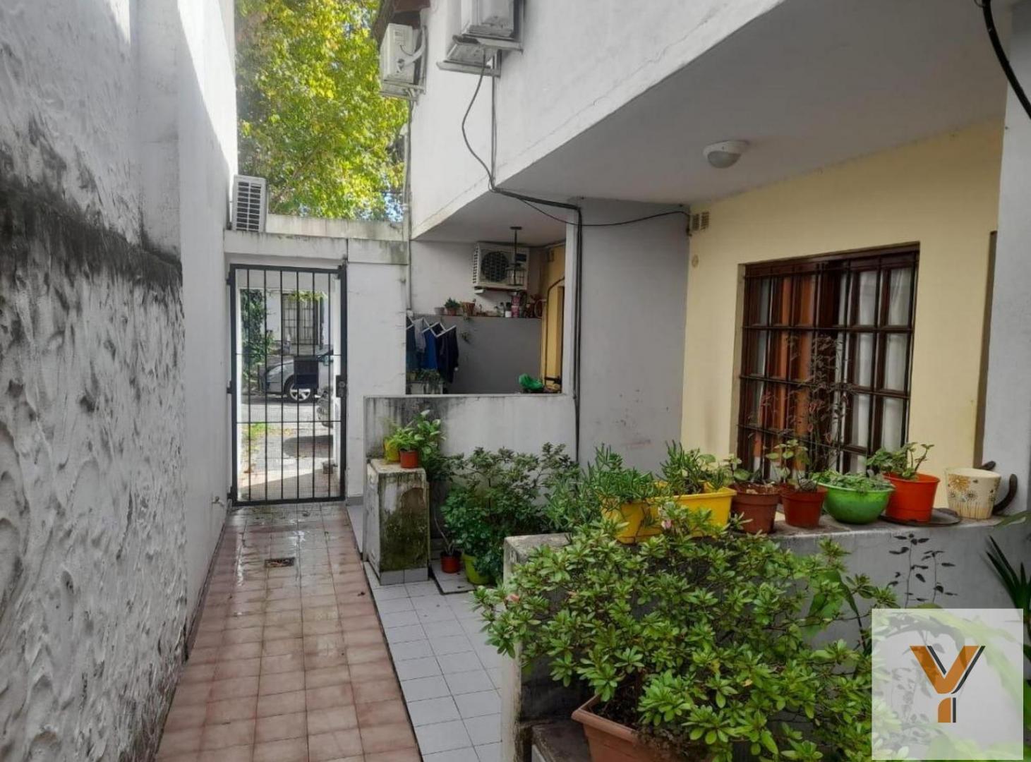 Foto de PH en venta - 1 Dormitorio 1 Baño - General San Martín, imagen 2