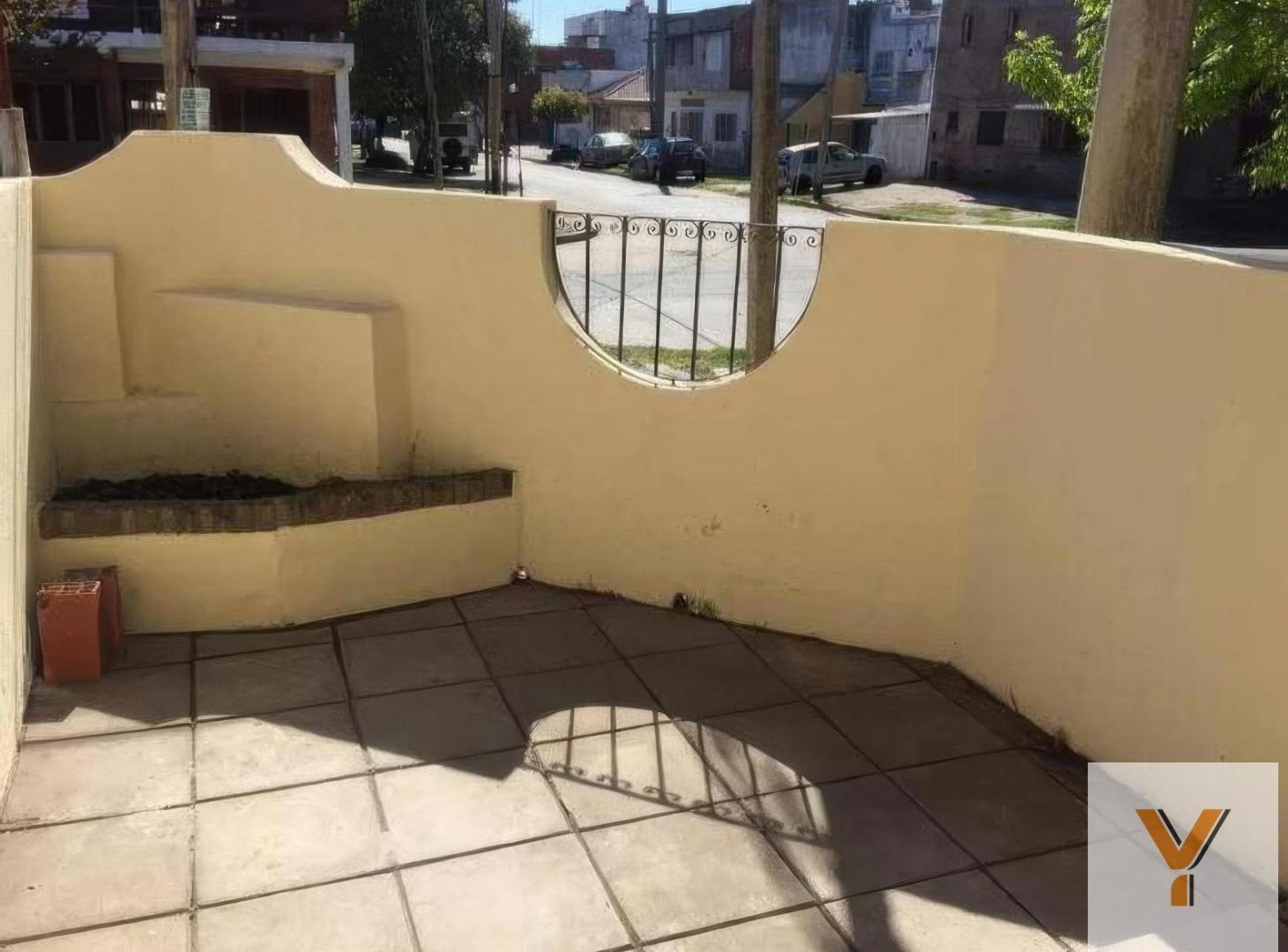 Foto de Triplex en venta - 3 dormitorios 2 baños 1 cochera - 137mts2 - La Plata, imagen 1