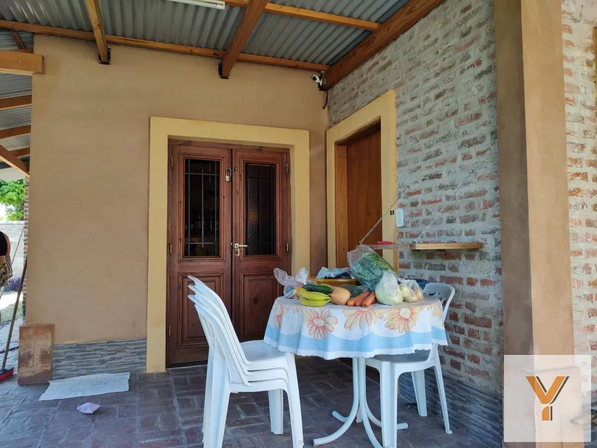 Casa en venta - 2 Dormitorios 1 Baños 2 Cocheras - 313Mts2 - Villa Santos Tesei, Hurlingham 4