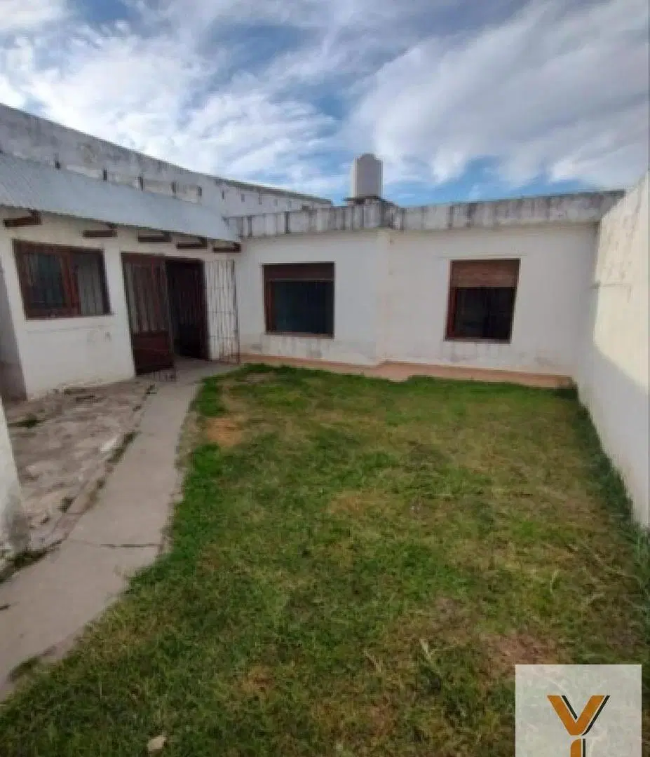 Casa en venta - 3 Dormitorios 2 Baños - Río Cuarto 3