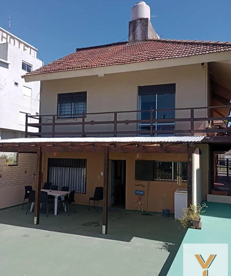 Casa en Venta - 3 Dormitorios 1 Baño - 180mts - Mar Del Plata 3