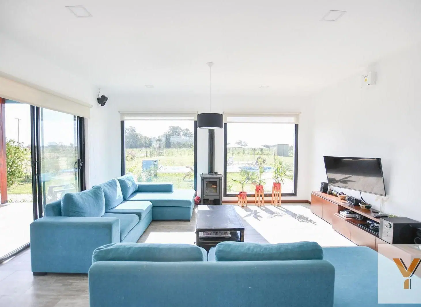 Casa en venta - 4 dormitorios 3 baños - Cochera - 1.750mts2 - Club de Campo El Mirador 2