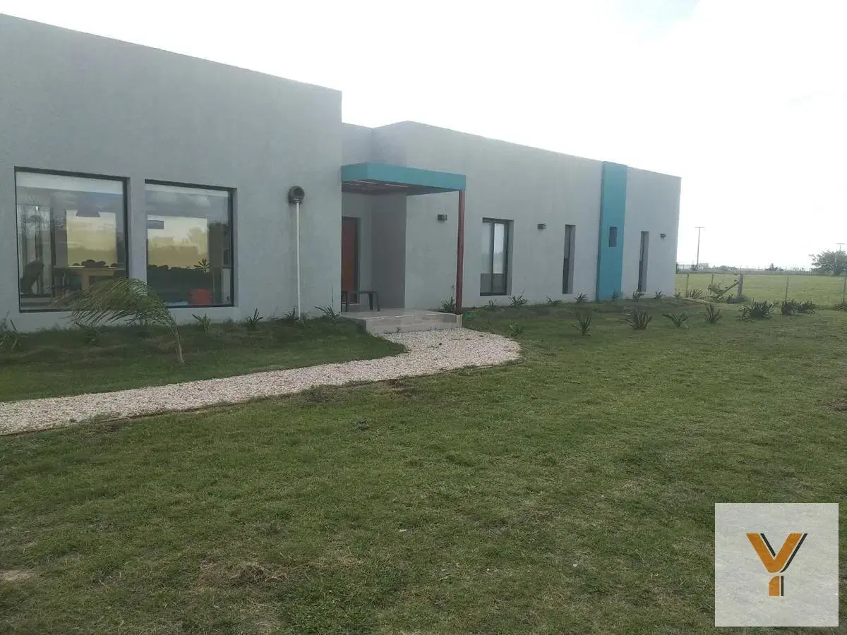 Casa en venta - 4 dormitorios 3 baños - Cochera - 1.750mts2 - Club de Campo El Mirador 4