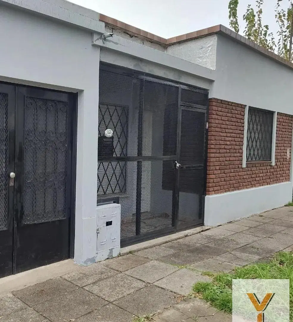 Casa en venta - 2 Dormitorios 1 Baño - José C. Paz 3
