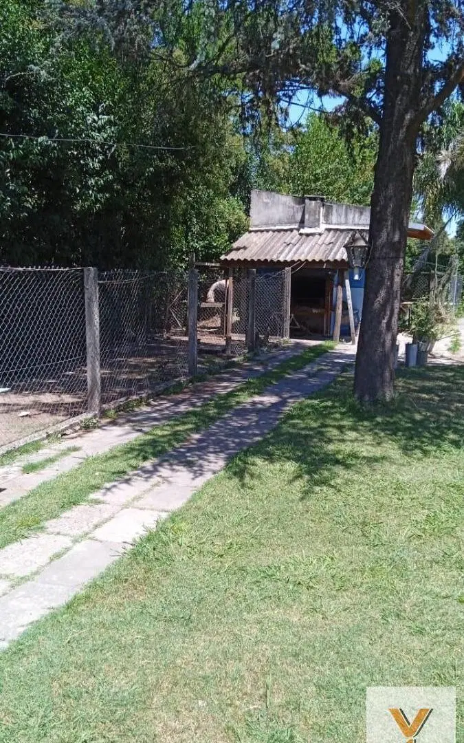 Casa Quinta en venta - 3 Dormitorios 1 Baño - Cochera - 1.020Mts2 - Glew, Almirante Brown 2