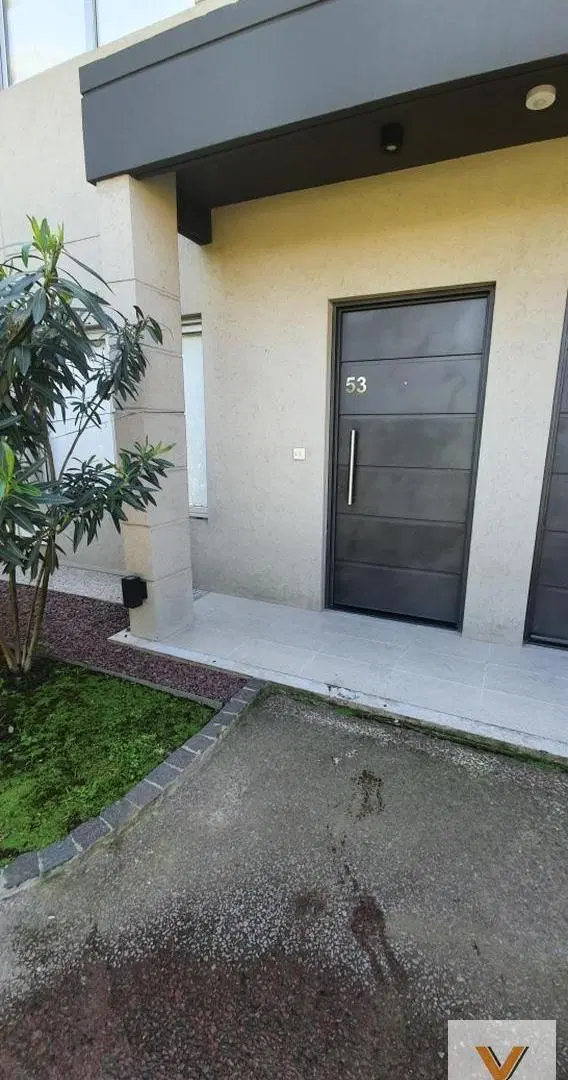 Dúplex en venta - 2 Dormitorios 2 Baños - Morón 4