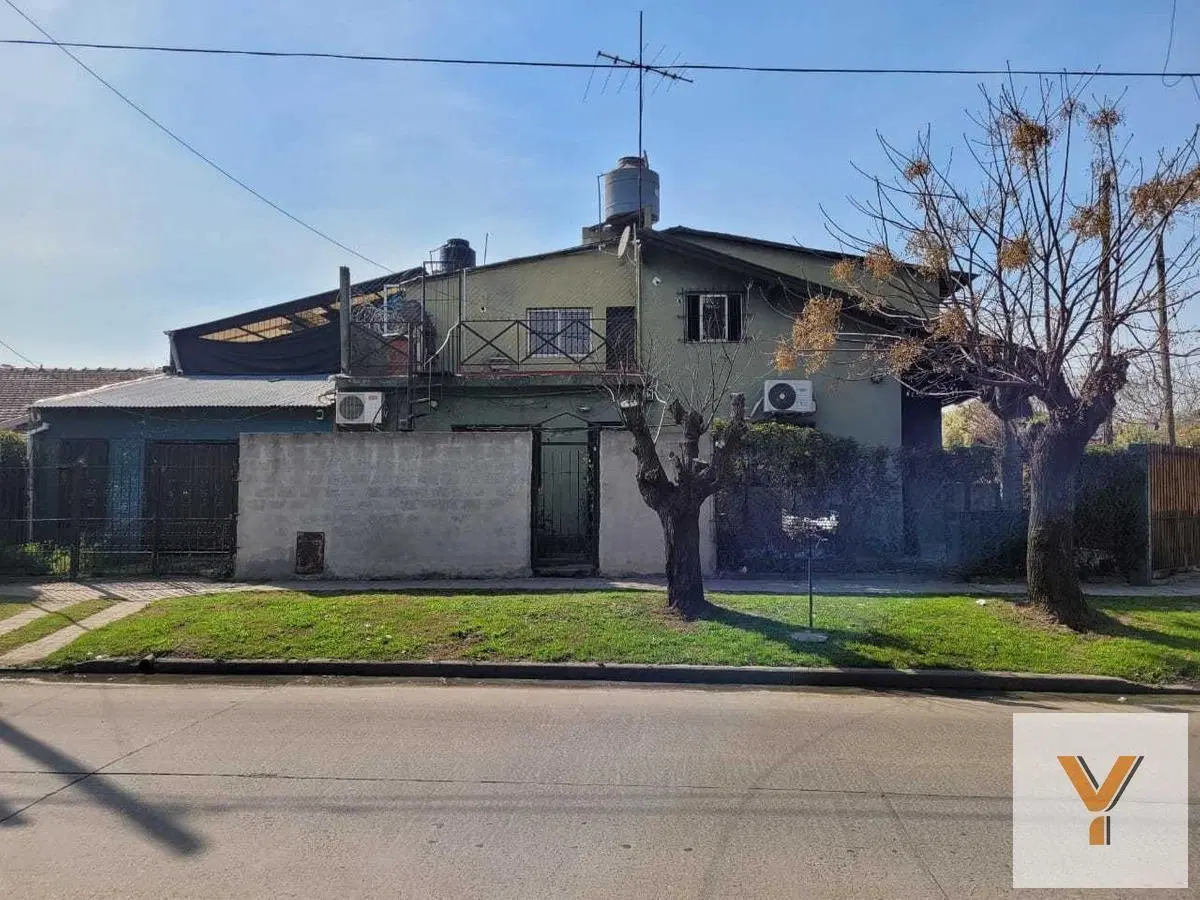 Casa en venta - 4 Dormitorios 3 Baños - 180 mts2 - El Talar 5