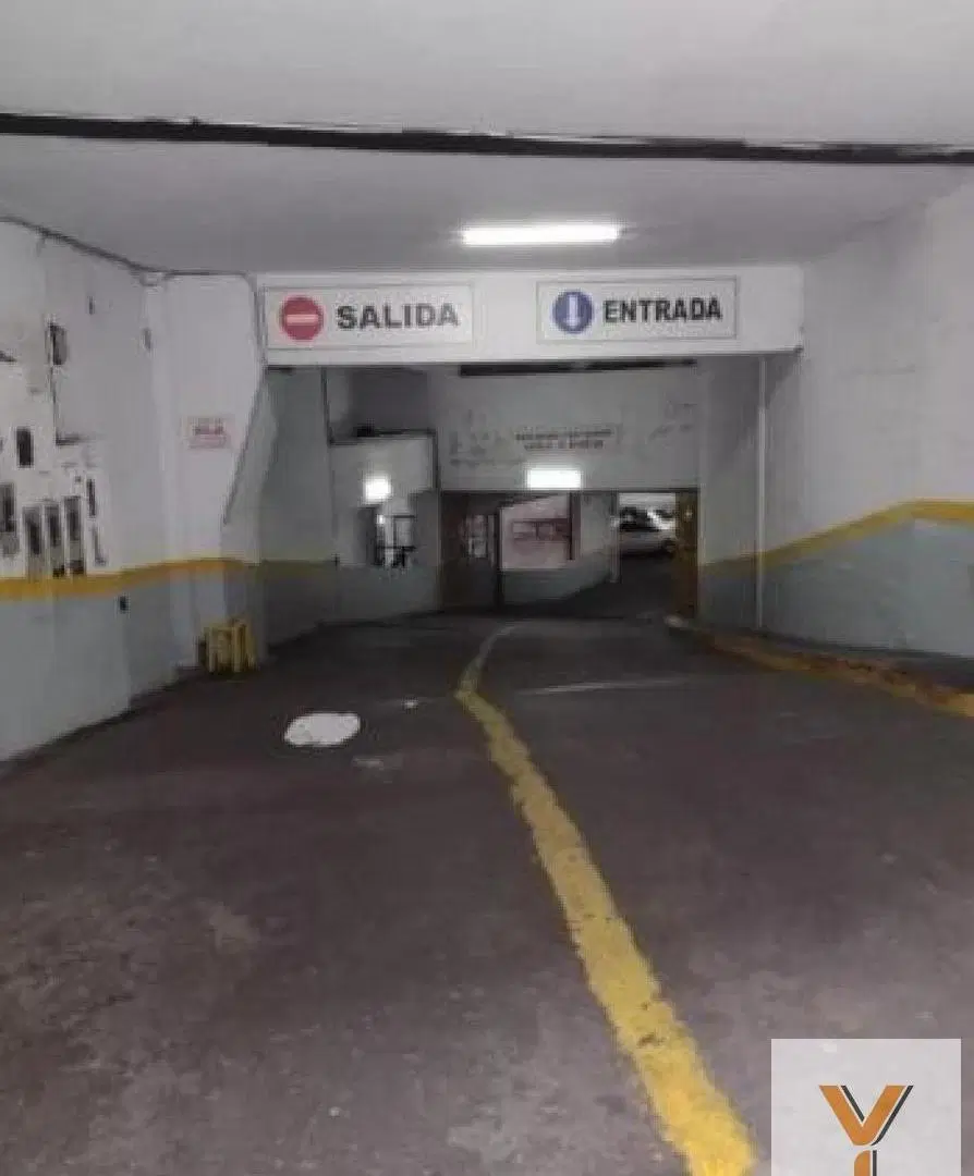Cochera en venta - 12mts2 - Once 2
