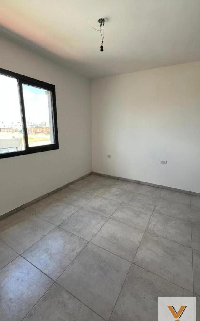 Foto de Dúplex en venta - 2 Dormitorios 2 Baños - Cochera - 215Mts2 - Gran, imagen 5
