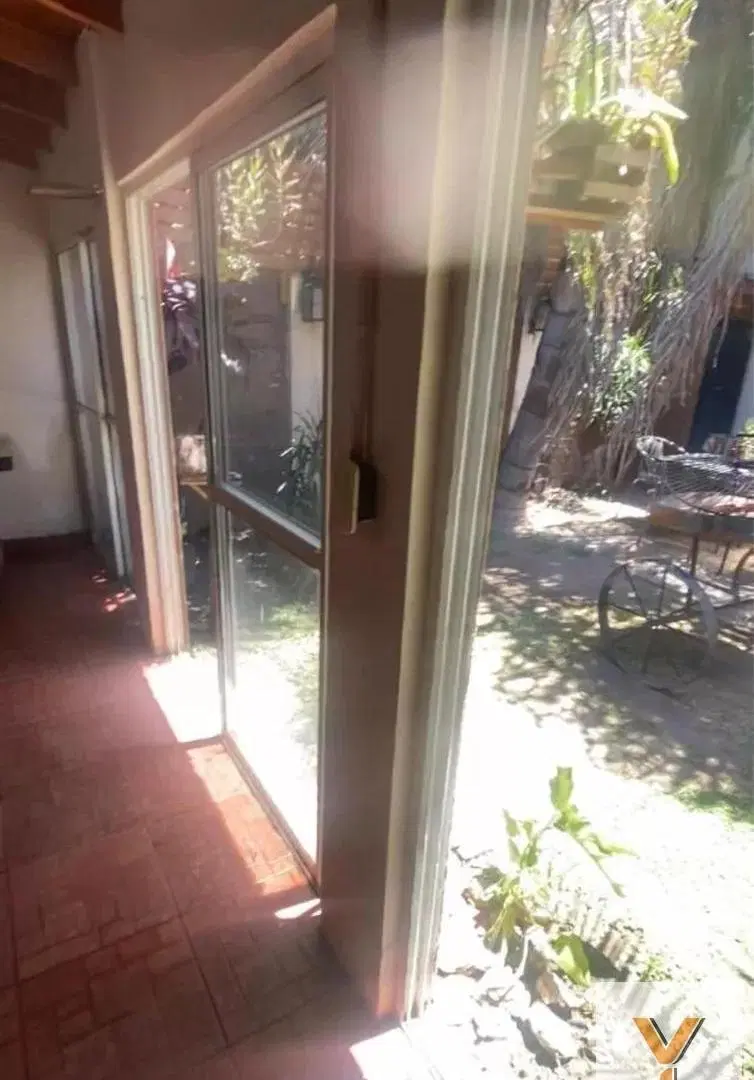 Casa en venta - 3 Dormitorios 2 Baños - 150Mts2 - Ituzaingó 4
