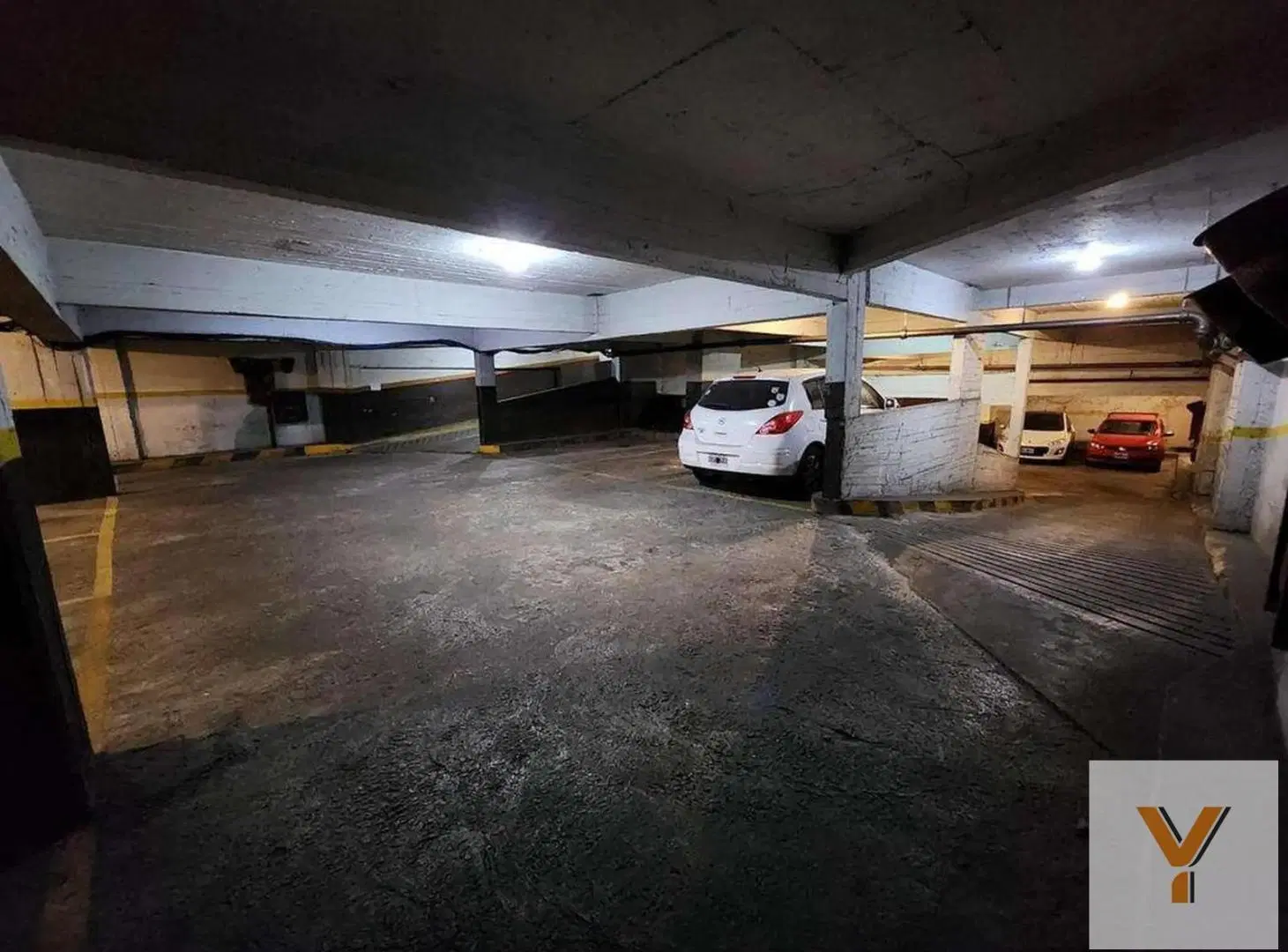 Cochera en venta - 12Mts2 - Retiro 2