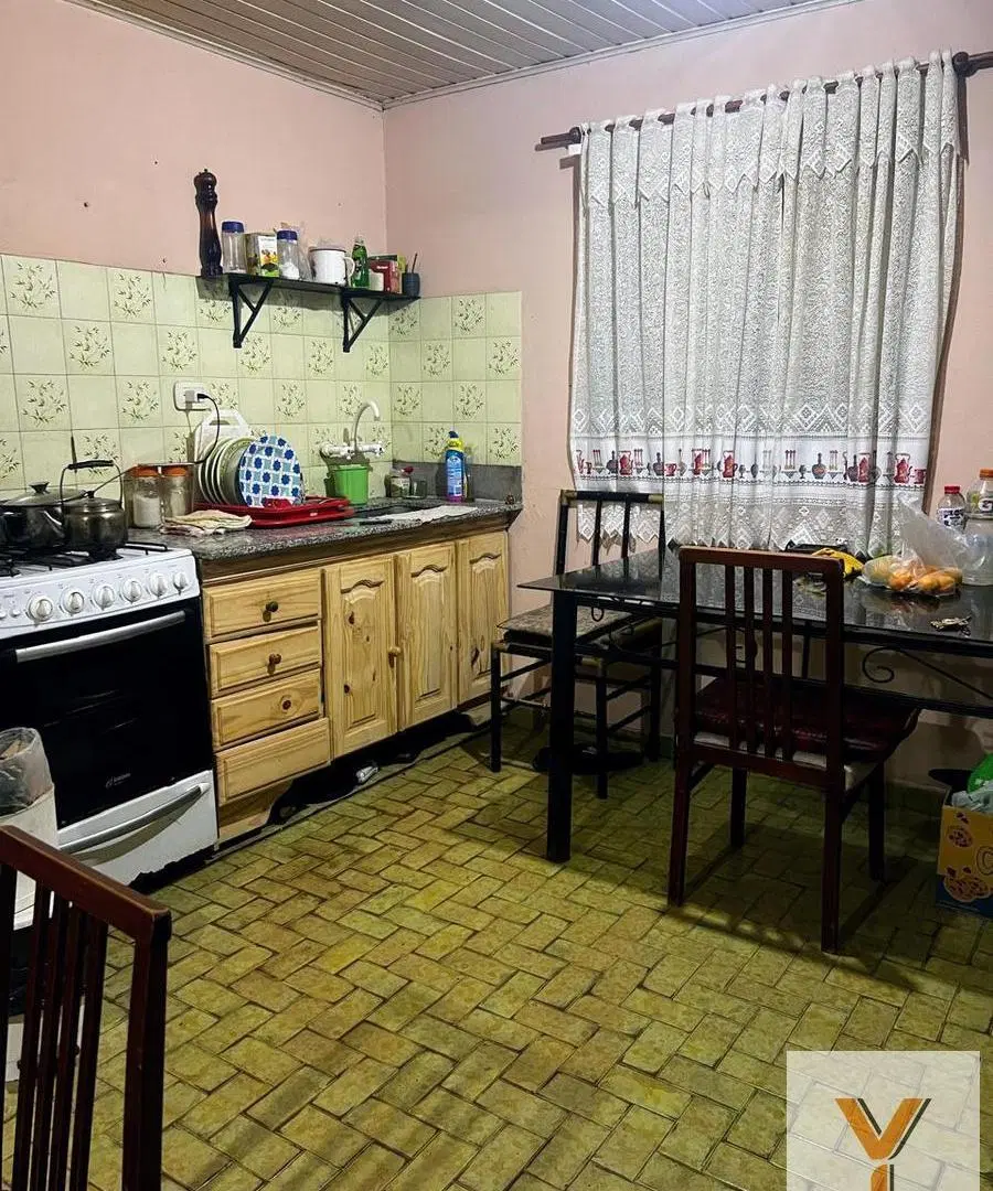 Casa en venta - 3 Dormitorios 2 Baños - Local - 446Mts2 - Saladillo 8