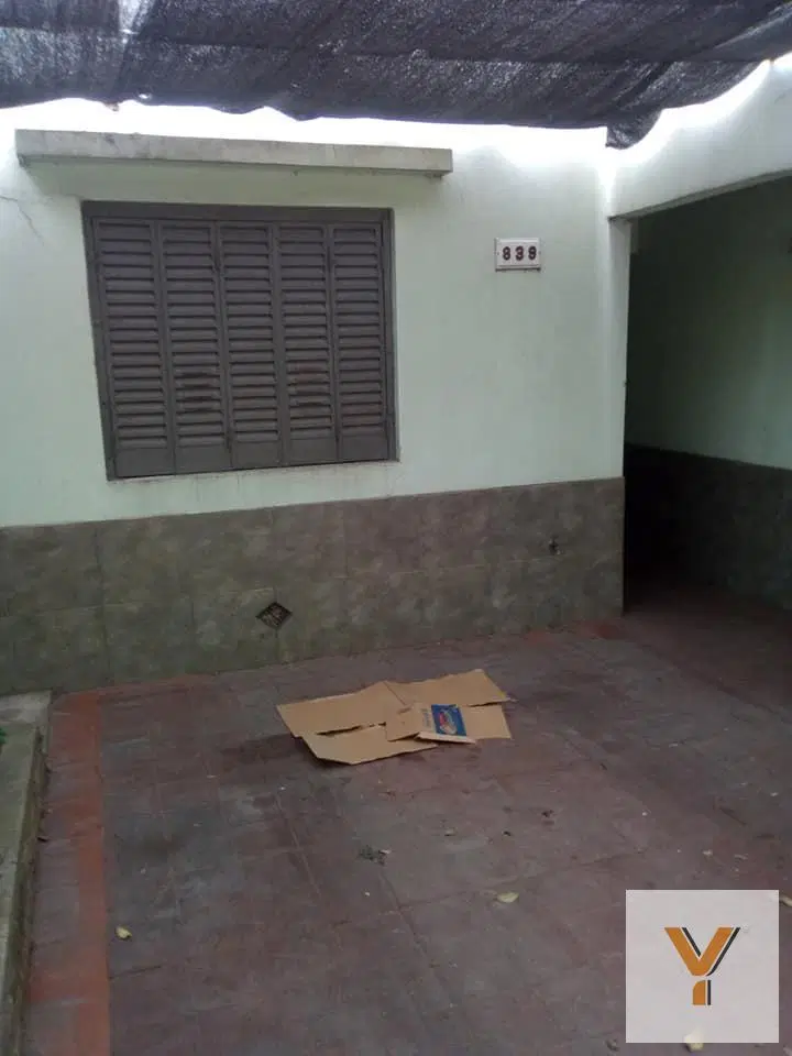 Casa en venta - 2 Dormitorios 1 Baño - Local - Cochera - 288Mts2 - Villa Elvira, La Plata 2