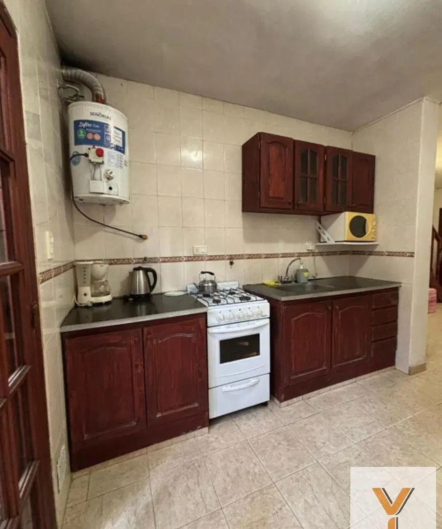 Casa en venta - 8 Dormitorios 6 Baños - Costa del Este 4