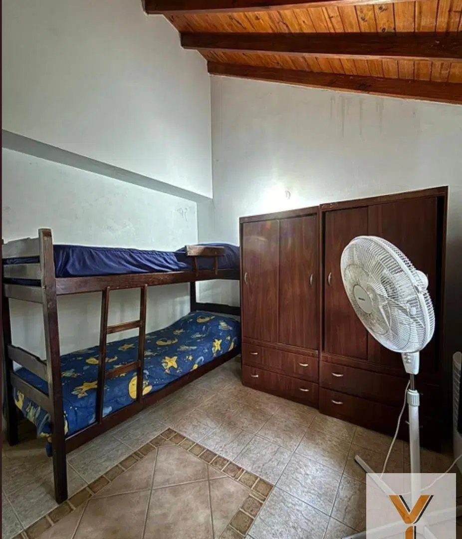 Casa en venta - 8 Dormitorios 6 Baños - Costa del Este 3