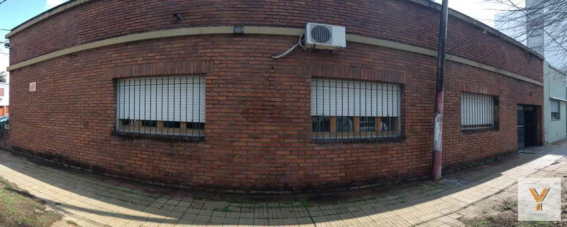 Casa en venta - 3 dormitorios 2 baños - cochera - 200mts2- La Plata 4