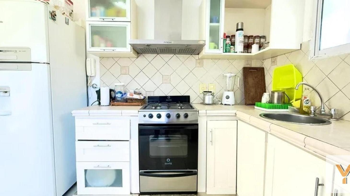 Foto de PH en venta - 2 Dormitorios 1 Baño - Los Hornos, imagen 5