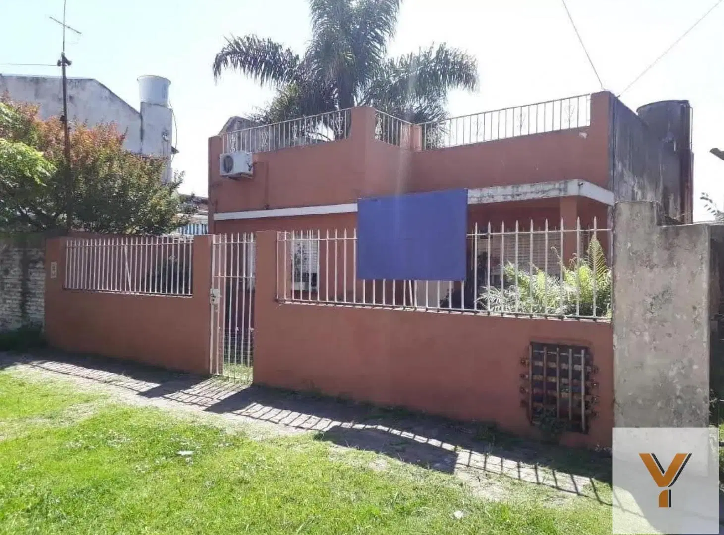 Casa en venta - 2 Dormitorios 1 Baño - 207Mts2 - Lanús 8