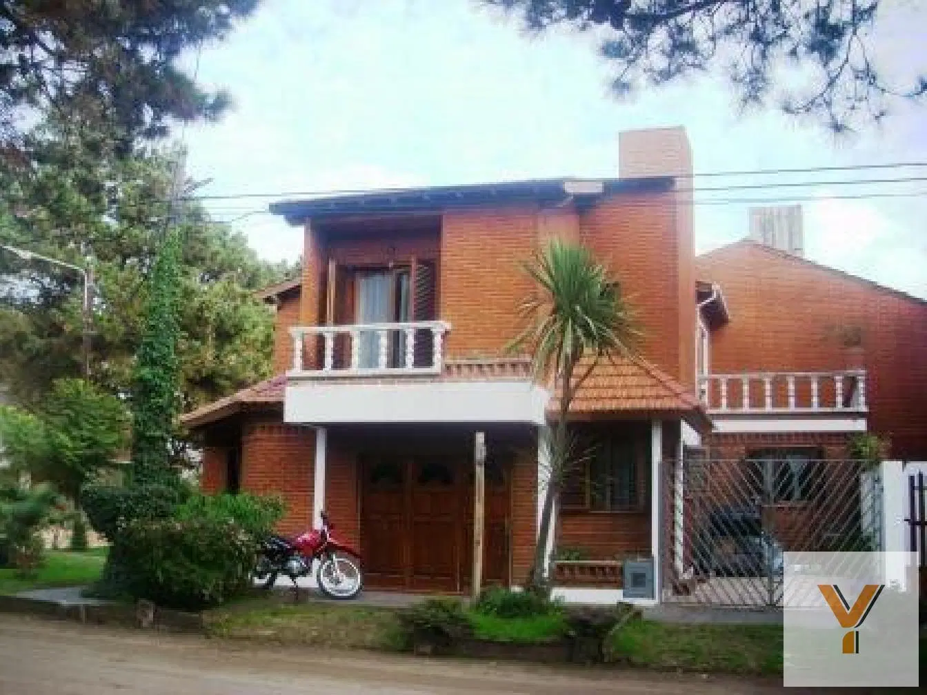 Casa en venta - 3 Dormitorios 2 Baños - Cochera - 180Mts2 - San Bernardo 2