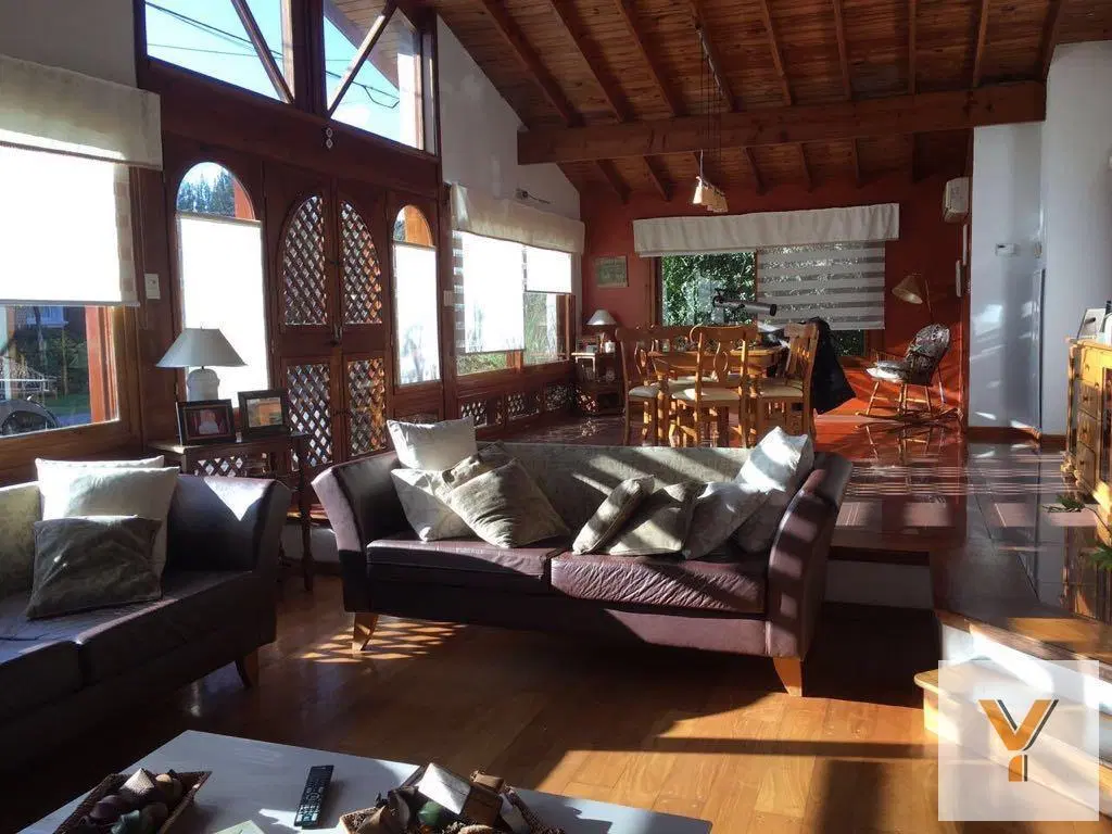 Casa en venta - 4 Dormitorios 3 Baños - Cocheras - 450Mts2 - Las Lajas, General Rodríguez 4