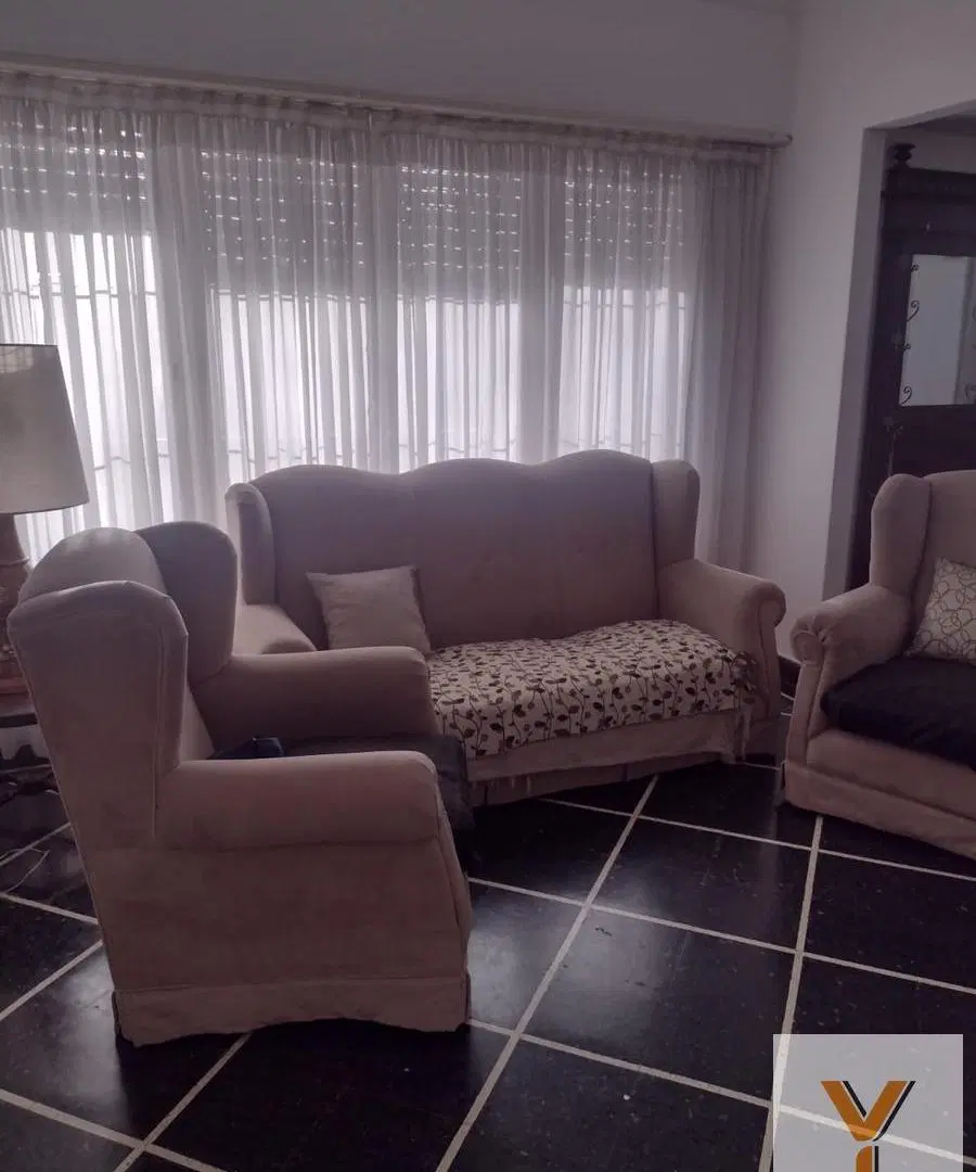 Casa en alquiler temporal - 3 Dormitorios 2 Baños - Miramar 4