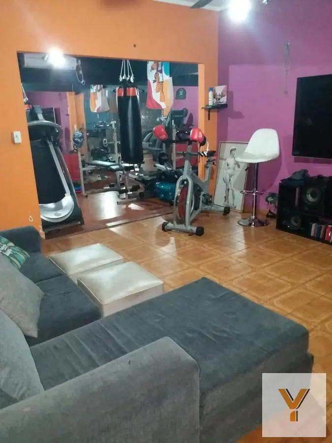 Casa en venta - 3 Dormitorios 2 Baños 2 Cocheras - 270Mts2 - San Justo 5
