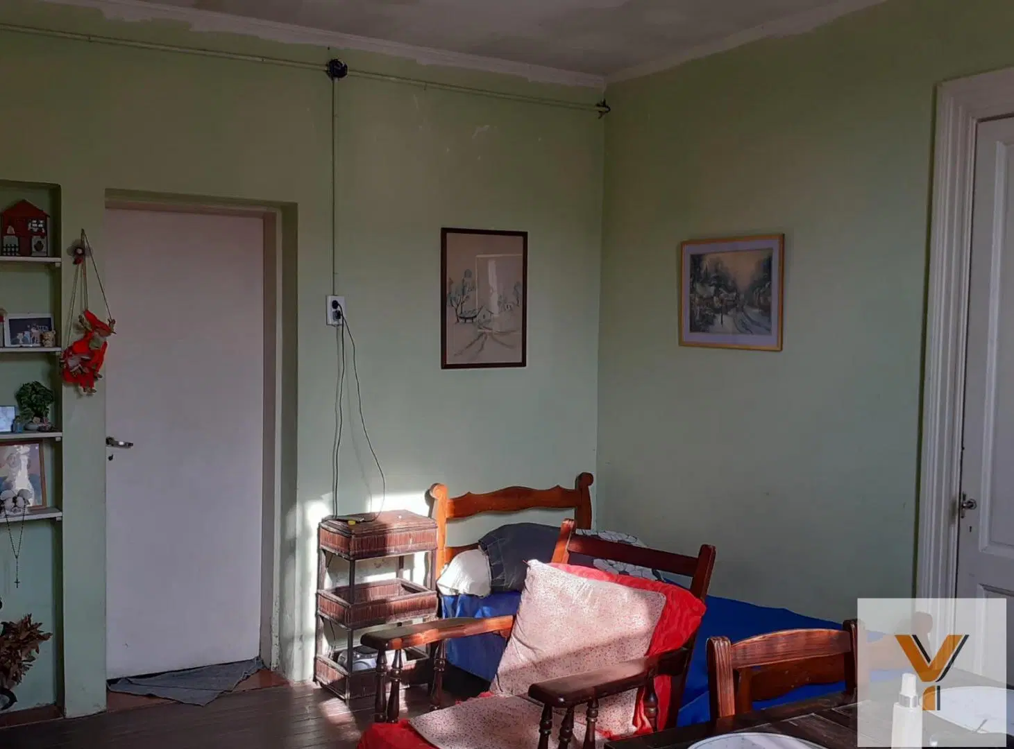 Casa en venta - 3 dormitorios 1 baño - cochera - 433mts2 - Azul 2