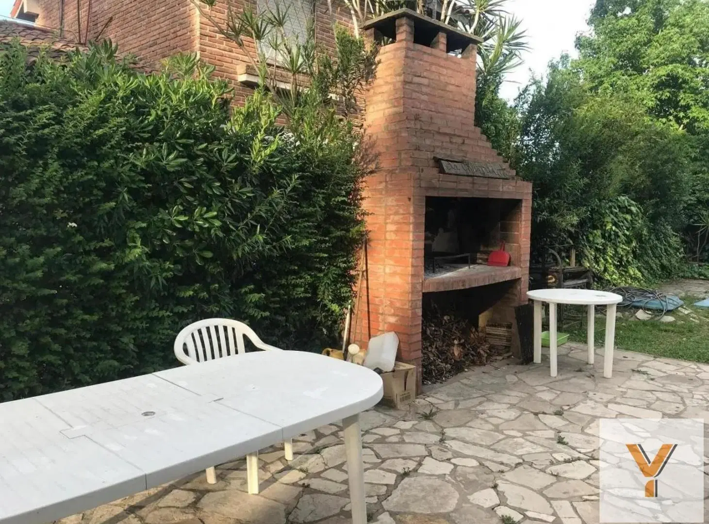 Casa en venta - 4 Dormitorios 3 Baños - Cochera - 639Mts2 - Jardín Lomas del Palomar 2