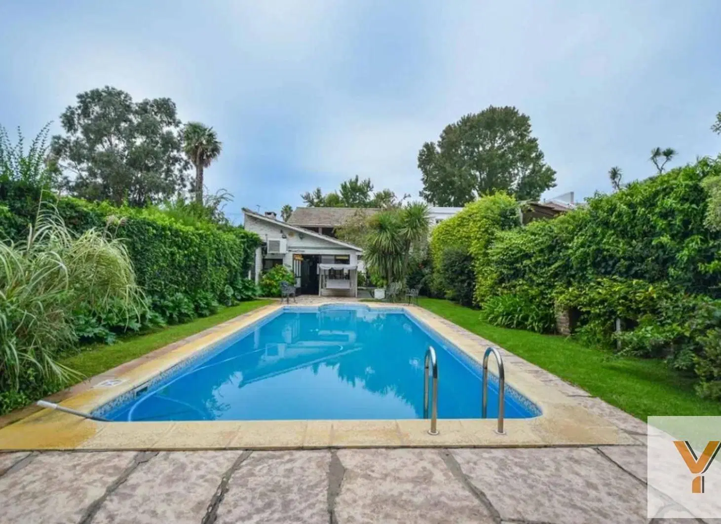 Casa en venta - 4 Dormitorios 2 Baños - Mar del Plata 4