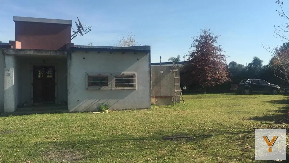 Casa quinta en venta - 2 dormitorios 1 baño - 120mts2  - Chivilcoy 8